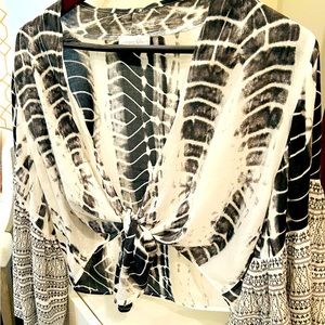 Cropped black and white tie-up top. Size S